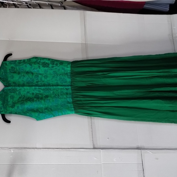 Elegant Floral Embroidered Green Sleeveless Dress Pleated Vibrant Colorful Chic - Picture 5 of 11
